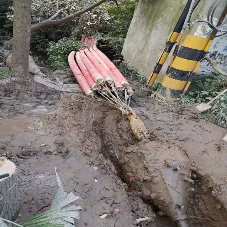 龙山拖拉管